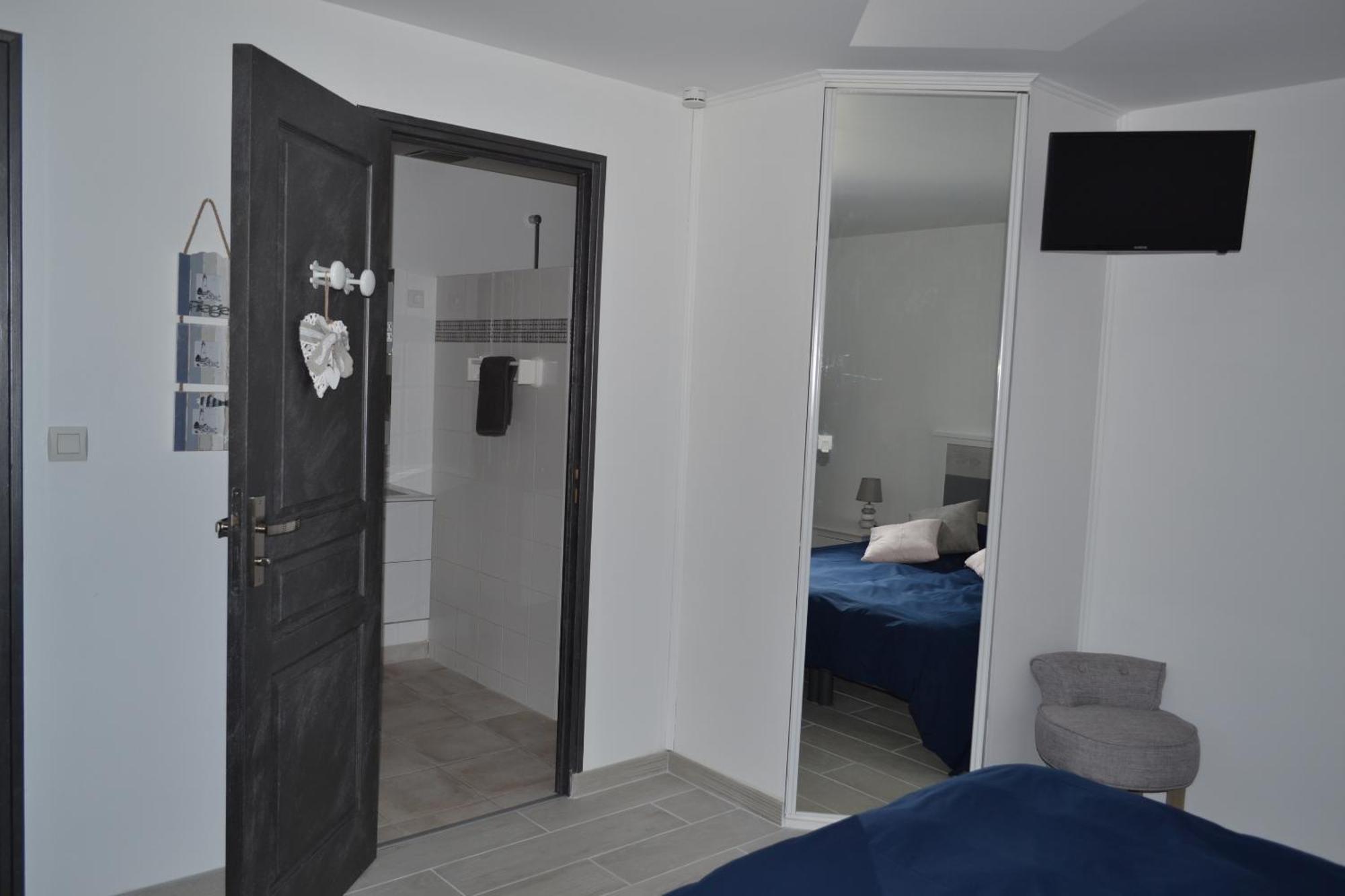L'Instant Bleu Hotel Marans  Eksteriør billede