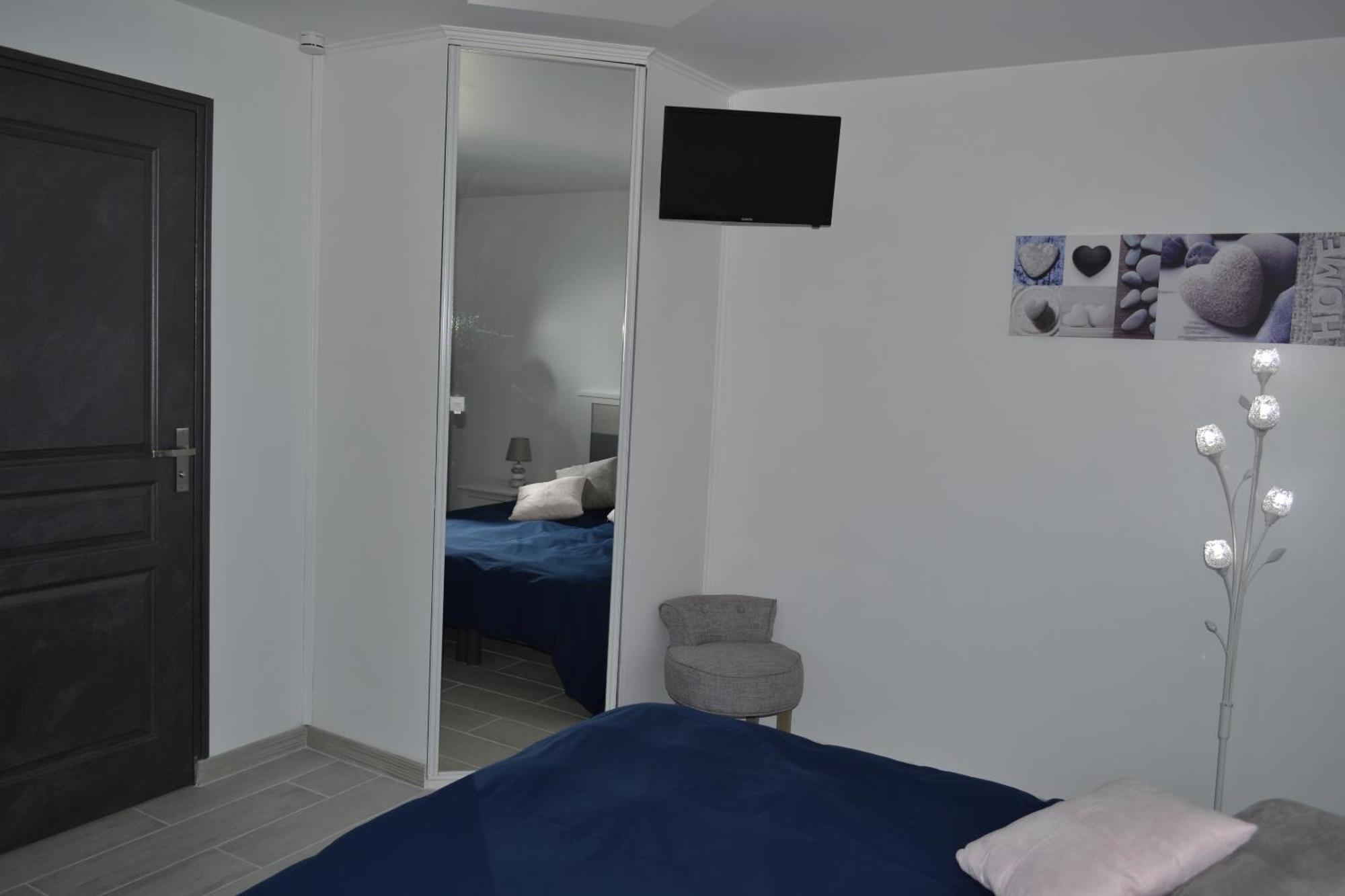 L'Instant Bleu Hotel Marans  Eksteriør billede